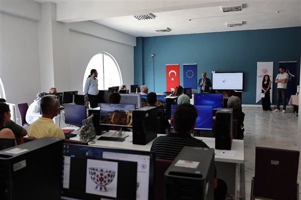 Kütahya'da Dijital Form ve Desen Tasarımı Eğitimi gerçekleştirildi