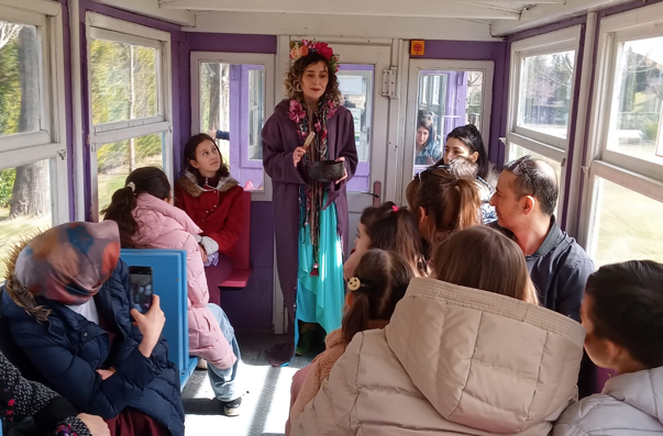 Sazova’da “Bir Duraklık Masal” yolculuğu<