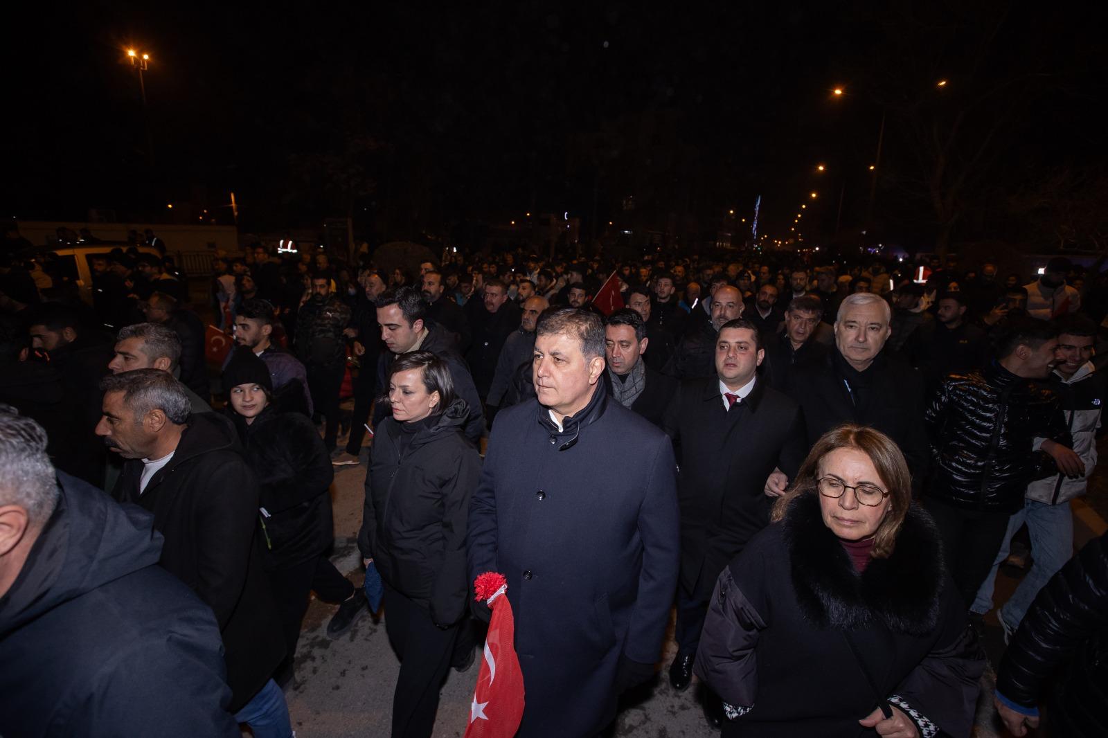 Başkan Tugay, Adıyaman'da ‘Halkla Beraber Sessiz Yürüyüş’ programına katıldı