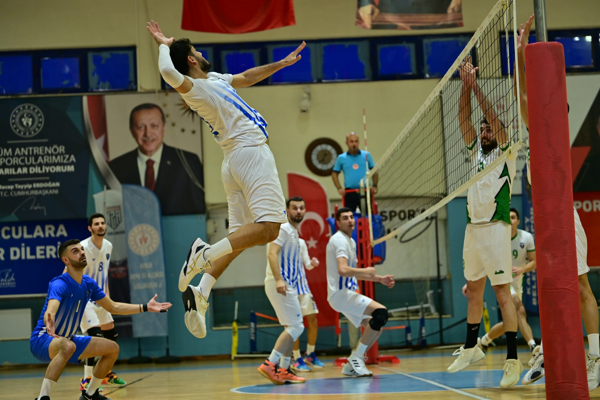 Karacabey Belediyespor, ligteki ilk devreyi 5. sırada tamamladı<