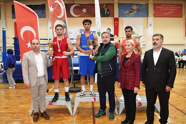 Cumhuriyetin 102’nci Yılına Özel Boks Turnuvası Osmangazi’de yapıldı<