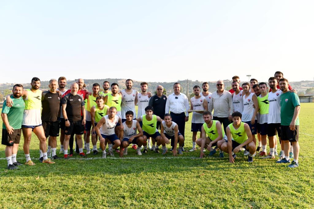 Mustafakemalpaşaspor Belediyesi hazırlık maçına çıkmaya hazırlanıyor