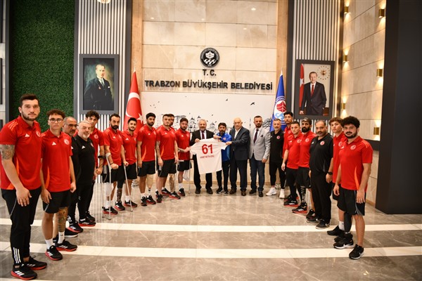Ampute Milli Takımı Trabzon Büyükşehir Belediyesi’ni ziyaret etti<