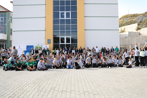 Alanya'da çocuklarla “Atığı Azalt, Matarayı Kullan” projesi etkinliği