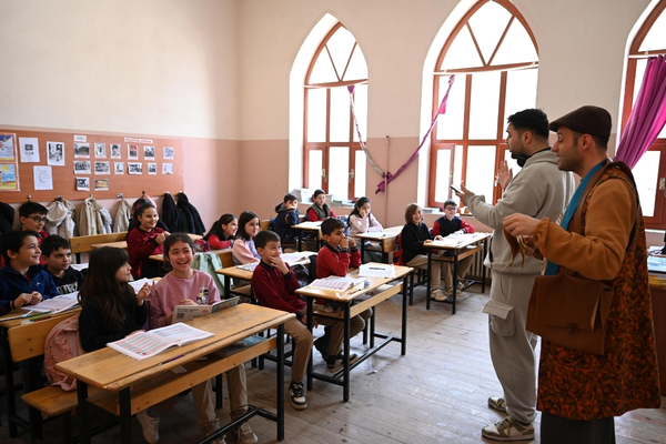 Konya'da 165 bin öğrenciye tiyatro destekli eğitim hedefi<