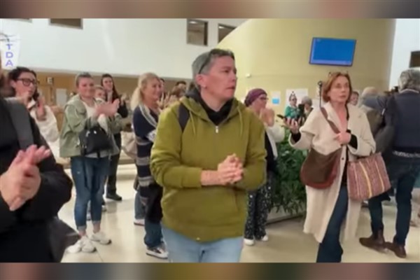 Fransız mahkemesi, cinsel istismar davasında, eski cerrahı 20 yıl hapse mahkum etti<