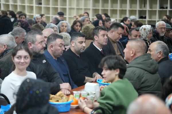 Başkan Sarıkurt, vatandaşlarla bir araya geldi<