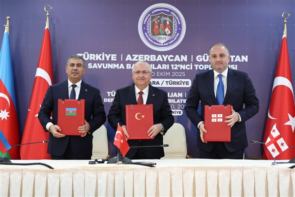 Türkiye-Azerbaycan-Gürcistan Savunma Bakanları 'Üçlü Toplantı Protokolü' imzaladı