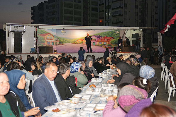 Kozan’da binlerce vatandaş iftar sofrasında buluştu