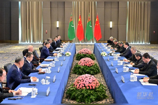 Xi Jinping, Türkmenistan Devlet Başkanı Berdimuhammedov ile görüştü<