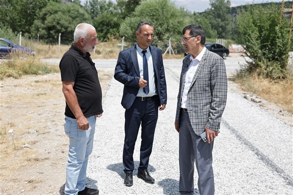 Başkan kahveci, Porsuk Mesire Alanı ile Hobi Bahçeleri yolu çalışmalarını inceledi<