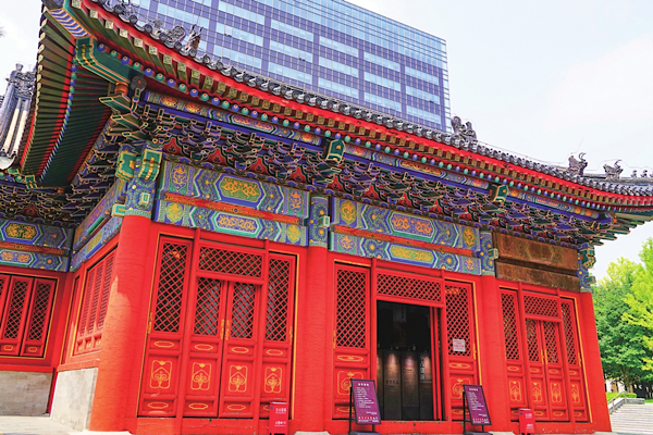 Beijing’de 700 yıllık tapınak canlı bir kültür merkezine dönüştü<