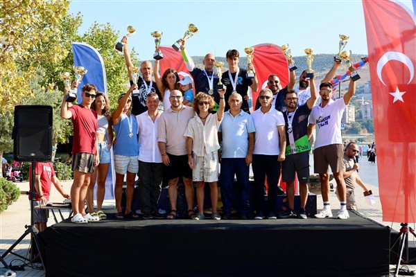 Gemlik'te bayram coşkusu su sporlarıyla taçlandı