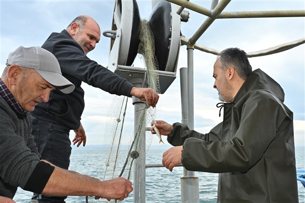 Bursa Büyükşehir Belediyesi balıkçılara destek sağlıyor<