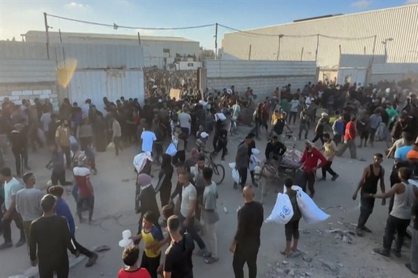WFP: Gazze gıda deposuna ''aç insan sürüsü'' tarafından girildi, iki ölü<