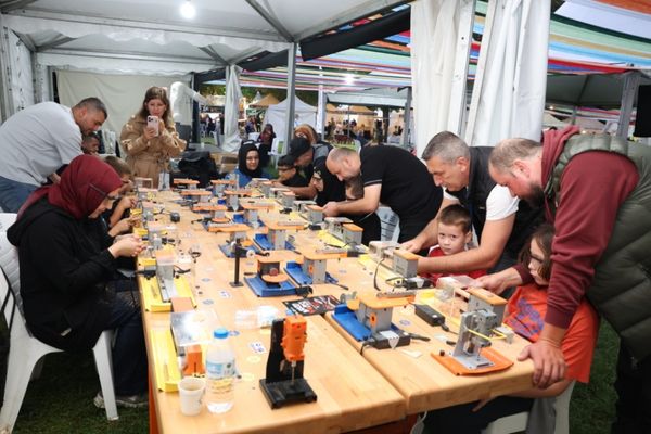 Festivalde çocuklar hem eğlendi hem spor yaptı<