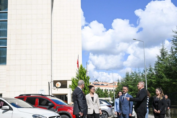 Vali Aktaş’tan Kocaeli Üniversitesi yurtlarına ziyaret<