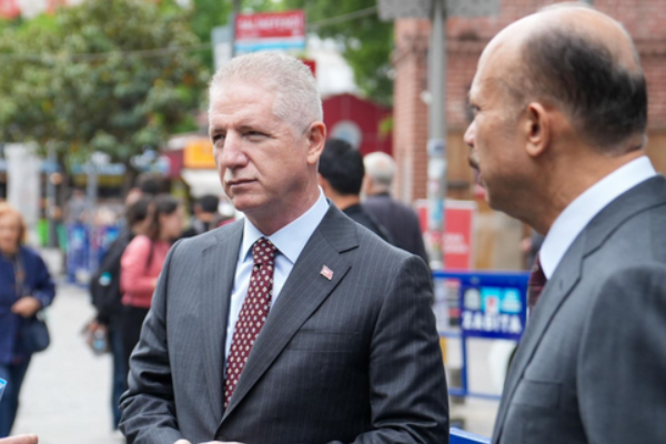 Vali Gül, spor malzemelerinin dağıtım törenine katıldı