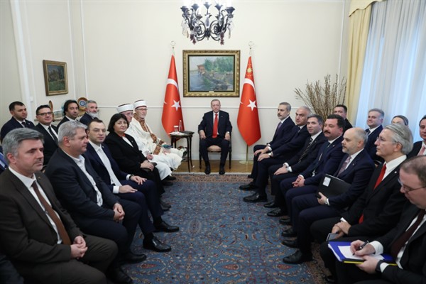 Cumhurbaşkanı Erdoğan, Türkiye'nin Atina Büyükelçiliğini ziyaret etti