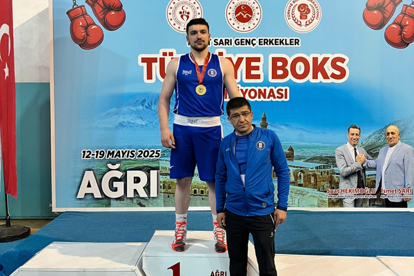 Kütahyalı boksör Türkiye Şampiyonu oldu<
