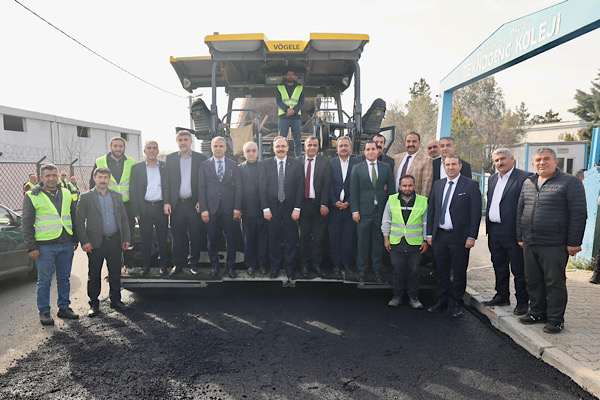 Siirt’te asfalt çalışmaları Küçük Sanayi Sitesi’nden başladı<