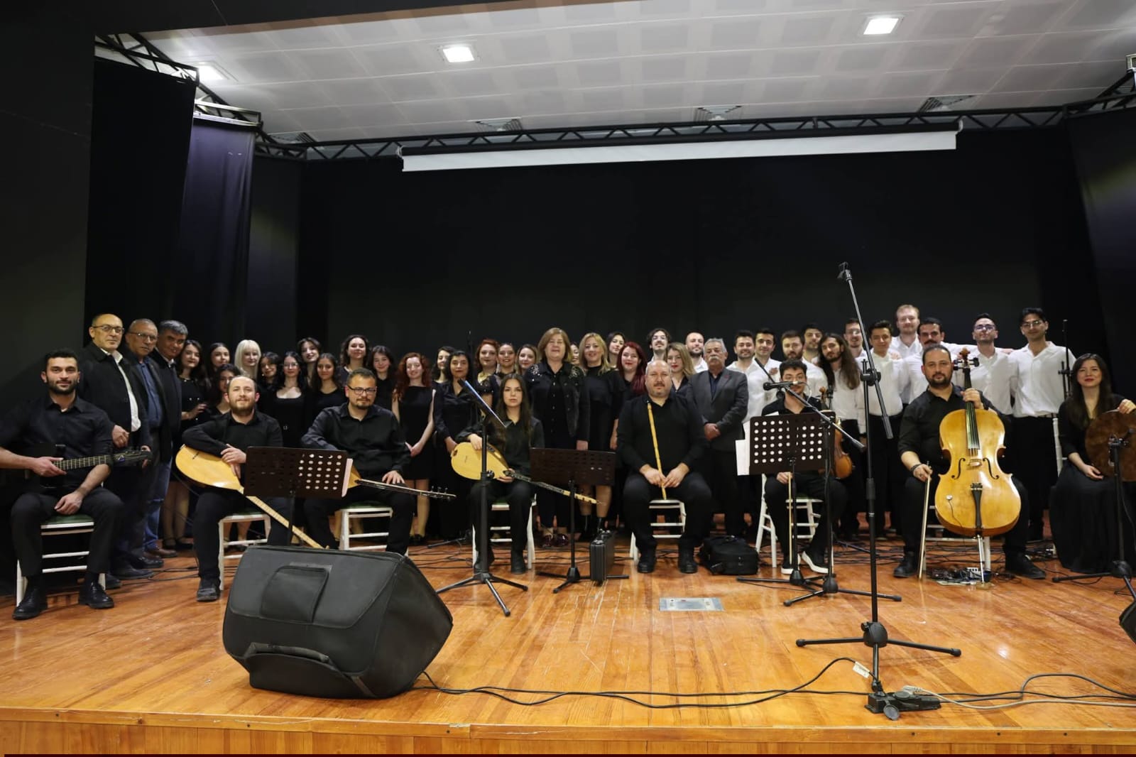 Gençlik Korosu Çifteler’de konser verdi