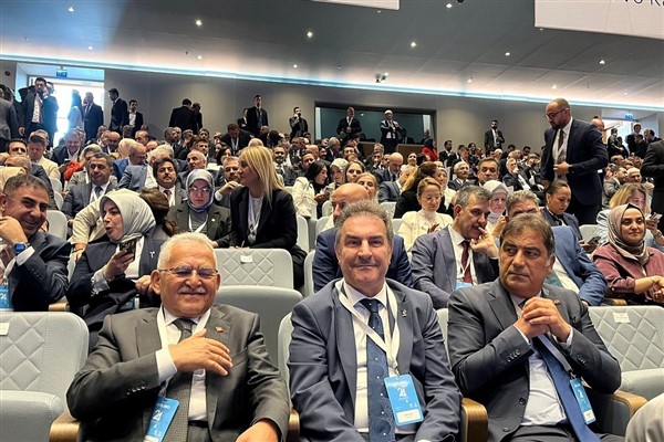Başkan Büyükkılıç, AK Parti 24'üncü Kuruluş Yıl Dönümü Programı'na katıldı