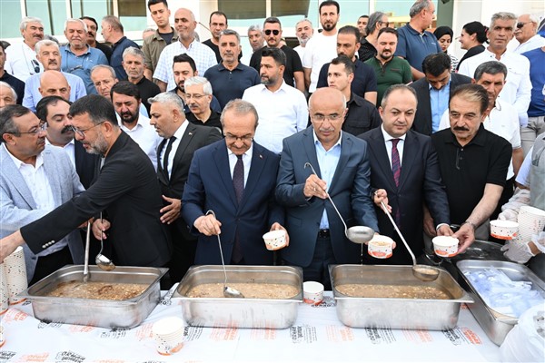 Vali Yavuz aşure etkinliğine Katıldı<