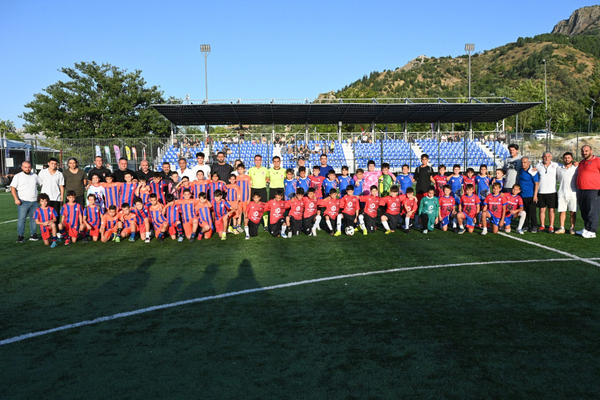 Isparta'da U-11 Minikler Futbol Turnuvası başladı<