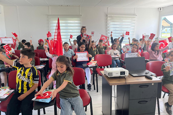 Batman 112 Acil Çağrı Merkezi, Trafik Haftası kapsamında çocuklarla buluştu<