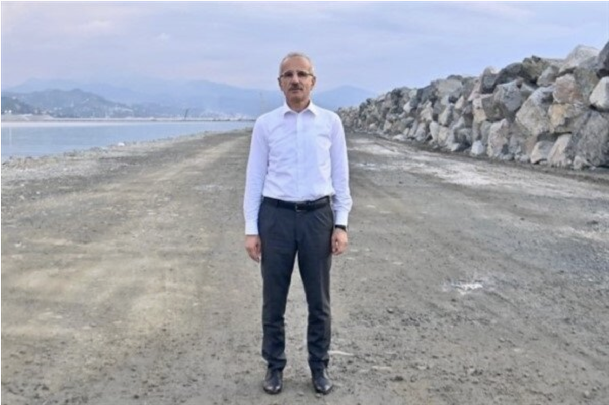 Uraloğlu: Trabzon, Cumhuriyetimizin en sağlam temellerinden biridir