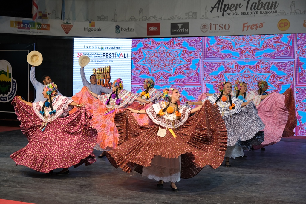 38. Uluslararası Kültür Sanat Festivali'nde dördüncü gün geride kaldı