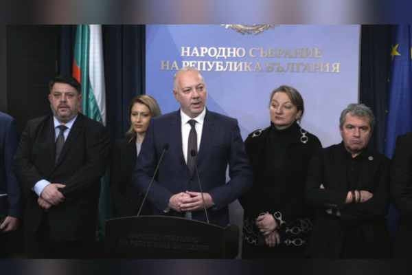 Bulgaristan Parlamentosu Zhelyazkov hükümetinin istifasını kabul etti<