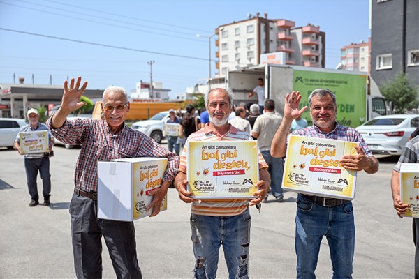 Mersin Büyükşehir'den arı yetiştiricilerine destek