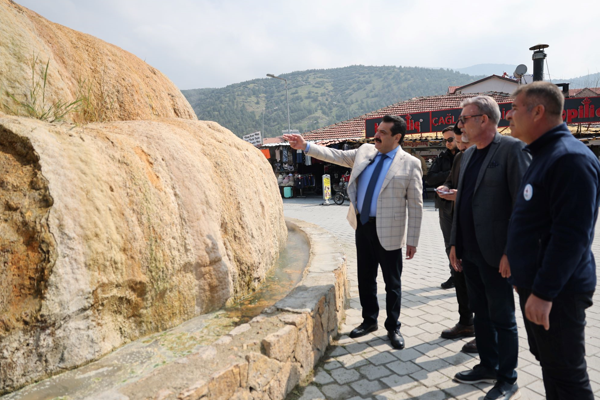 Başkan Ertemur, Karahayıt'ta inceleme gezisi gerçekleştirdi