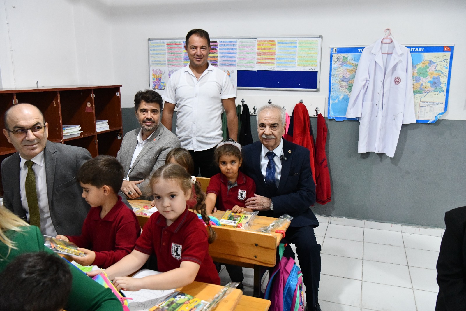 Keşan Belediyesi’nden 1. sınıf öğrencilerine kırtasiye desteği<