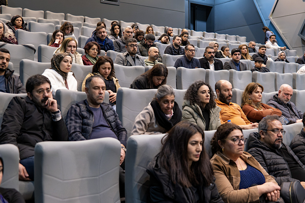 “Adıyaman 04.17” belgeseli Diyarbakır’da gösterildi