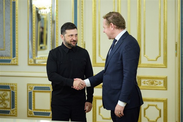 Zelenski, Hollanda Dışişleri Bakanı Weel ile bir araya geldi <