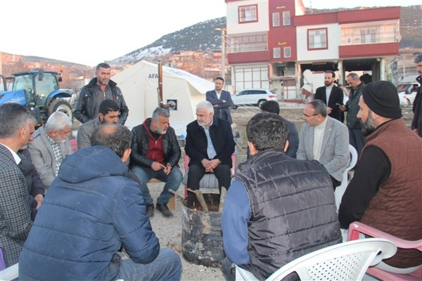 Yapıcıoğlu, Sakçagözü Mahallesi'ndeki depremzedeleri ziyaret etti 