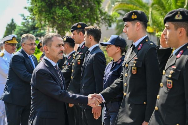 Vali Aktaş’tan İl Jandarma Komutanlığı’na bayram ziyareti<