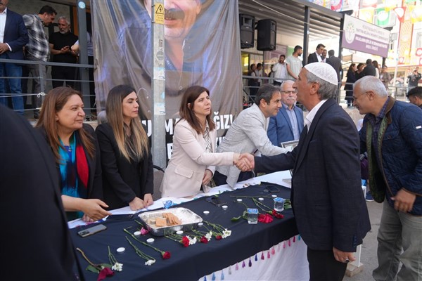 Eş Başkan Bucak, Önder için kurulan taziyeyi ziyaret etti <