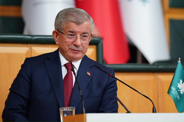 Davutoğlu: Siyasette ahlaki çürüme yaşanıyor