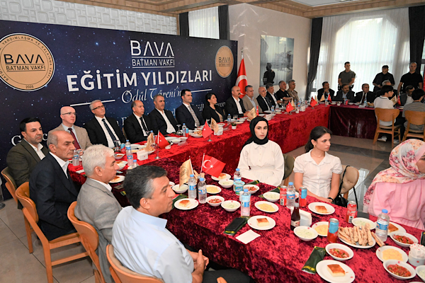 Batman’da 41 öğrenci tam altınla ödüllendirildi<