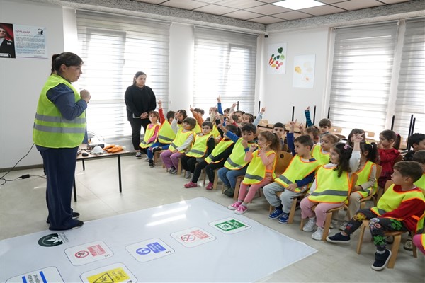 Osmangazi kreşlerinde öğrencilere İş Güvenliği Eğitimi 