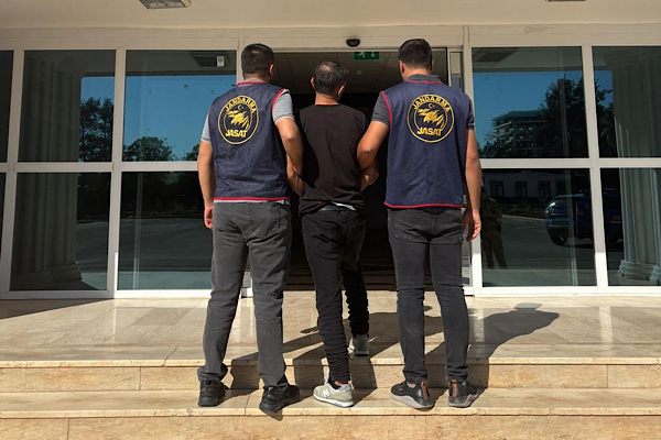 Şanlıurfa’da jandarmadan operasyon: Aranan 3 hükümlü yakalandı<