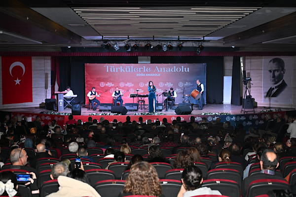 Manisa’da “Türkülerle Anadolu” konserleri başladı