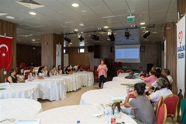İzmir’de erken yaşta evliliklerin önlenmesi için Sağlık Aracısı Modeli başlatılıyor<