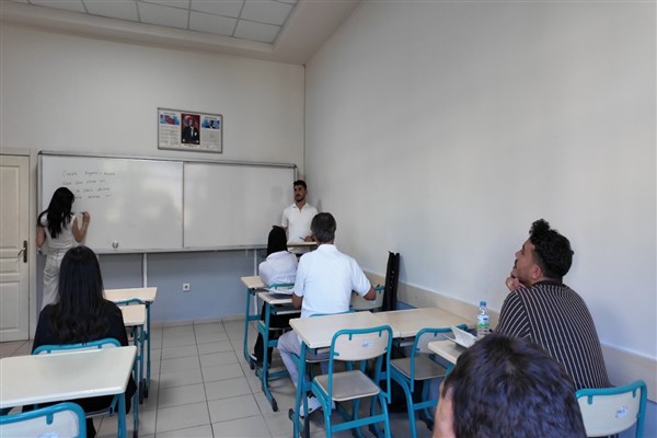 KAYMEK'te halk şiiri ve âşıklık geleneğine yönelik eğitimler sürüyor<