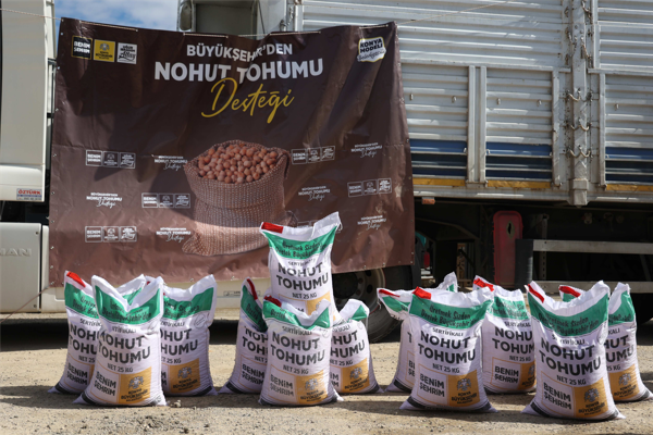 Konya Büyükşehir Belediyesi'nden çiftçilere nohut tohumu desteği<