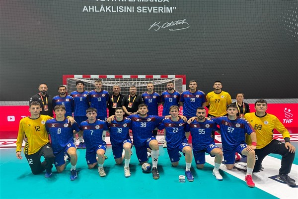 Büyükşehir Hentbol Takımı, kupada tur atladı<